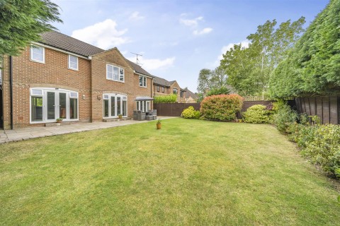 View Full Details for Jefferson Close, Emmer Green, Reading