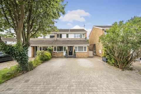 View Full Details for Queensway, Caversham, Reading