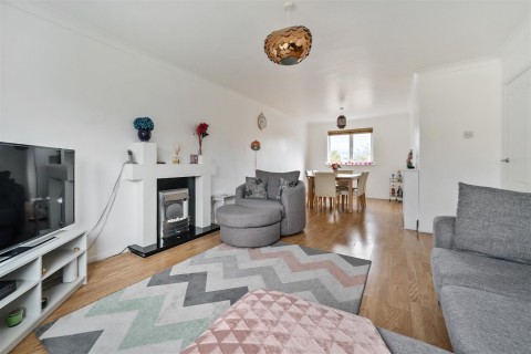 View Full Details for Old Bath Road, Calcot, Reading