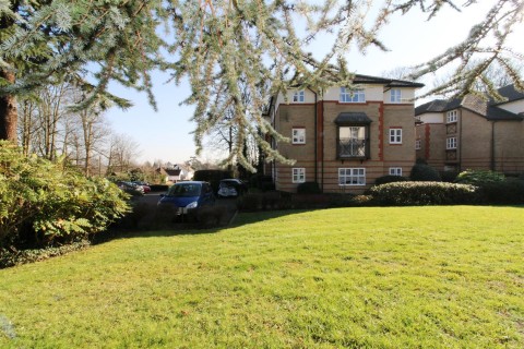 View Full Details for Balmore Park, Caversham, Reading