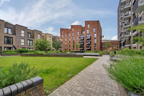 View Full Details for Huntley Wharf, 20 Carraway, Reading