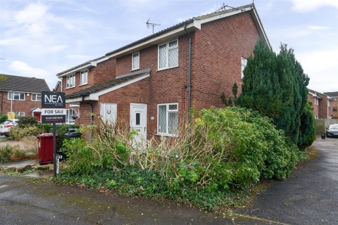 View Full Details for The Willows, Caversham, Reading